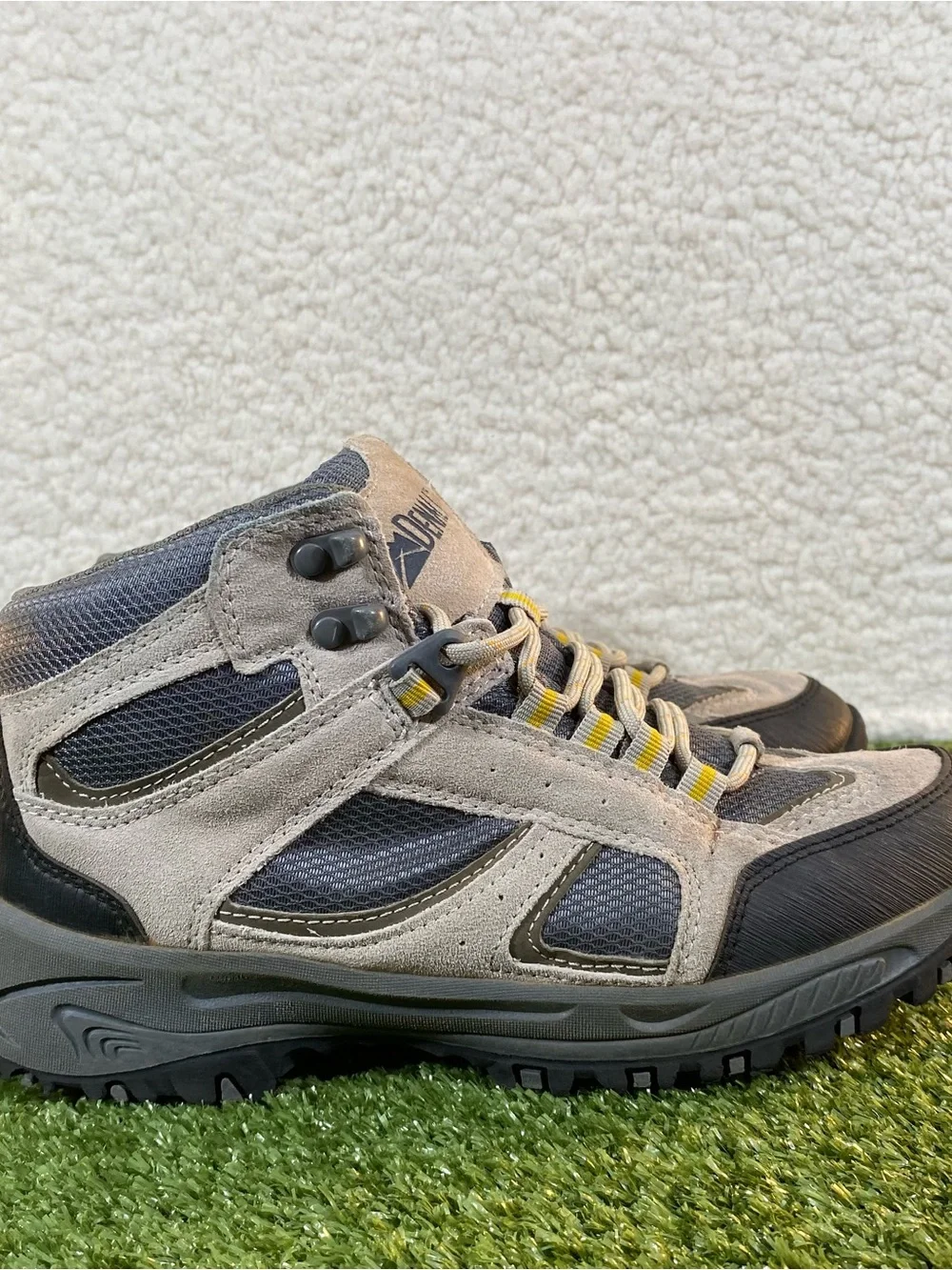 Denali Clearwater Hiking Boots Women's Size 8 Grey Black Suede HW40298AS